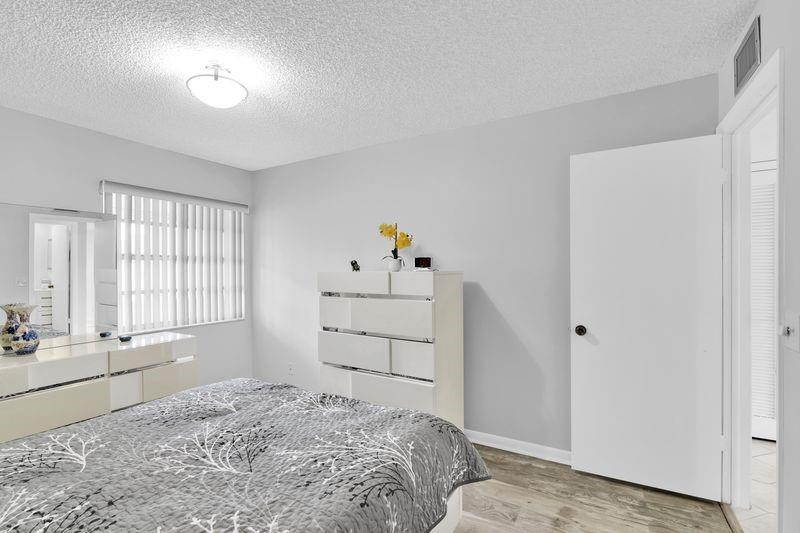 906 Normandy S, Unit 906 Delray Beach, FL 33484 - Photo 17 of 37