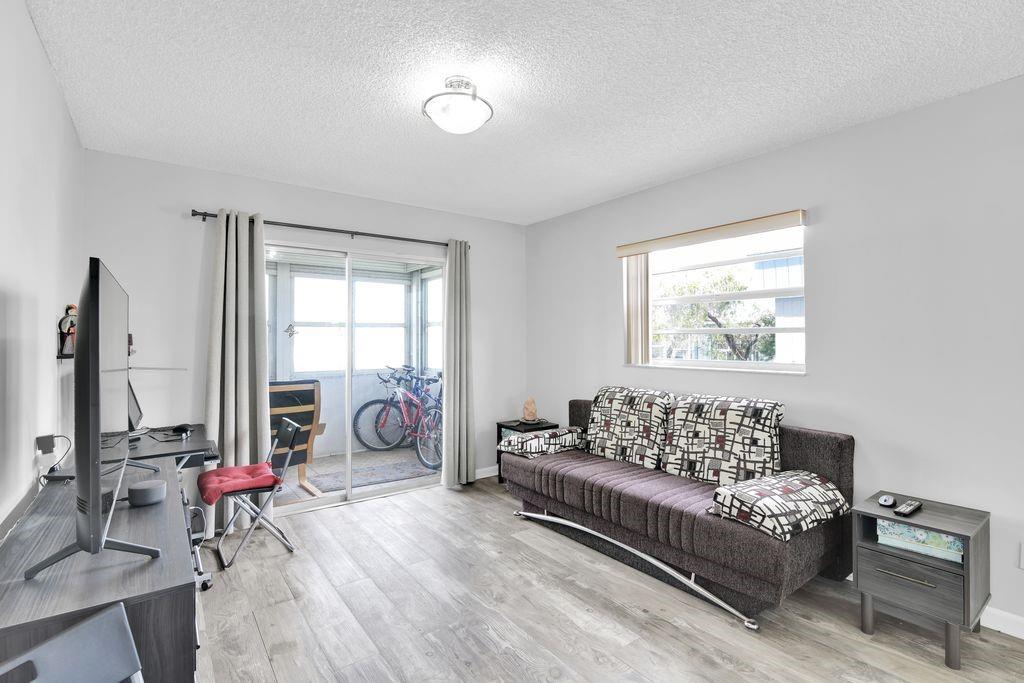 906 Normandy S, Unit 906 Delray Beach, FL 33484 - Photo 21 of 37