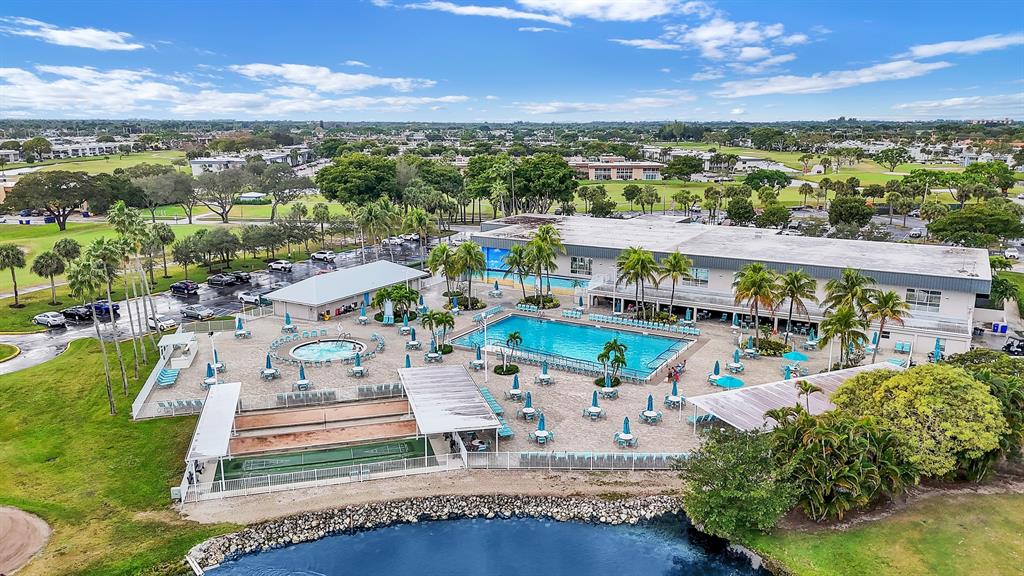 906 Normandy S, Unit 906 Delray Beach, FL 33484 - Photo 29 of 37