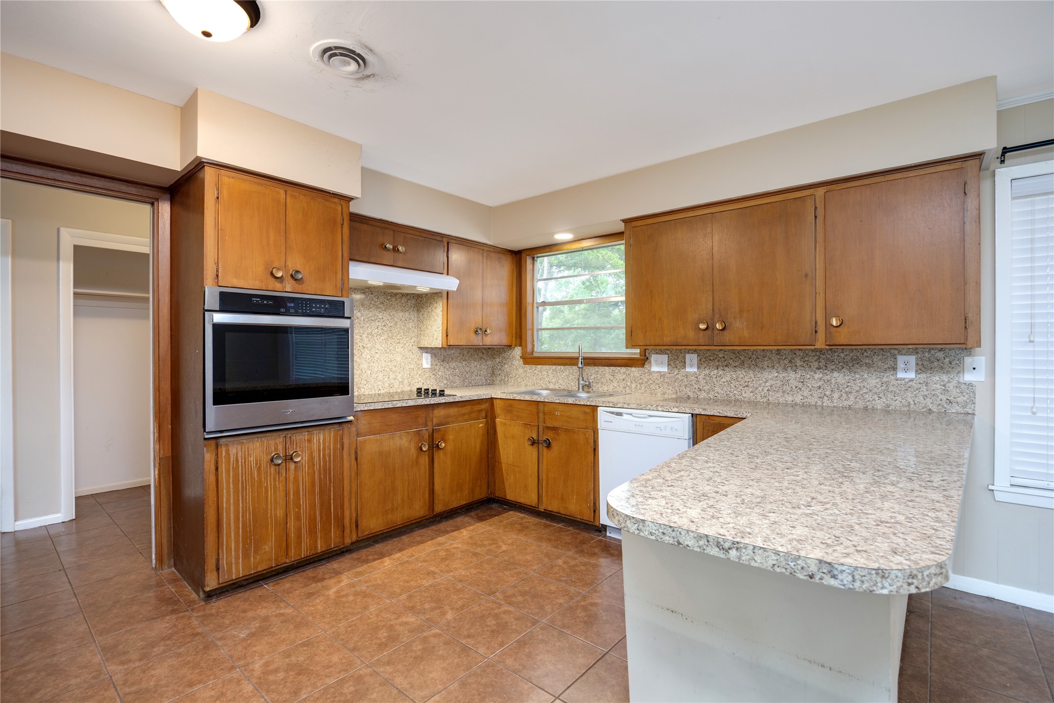 2 Circle Drive Conroe, TX 77301 - Photo 12 of 29