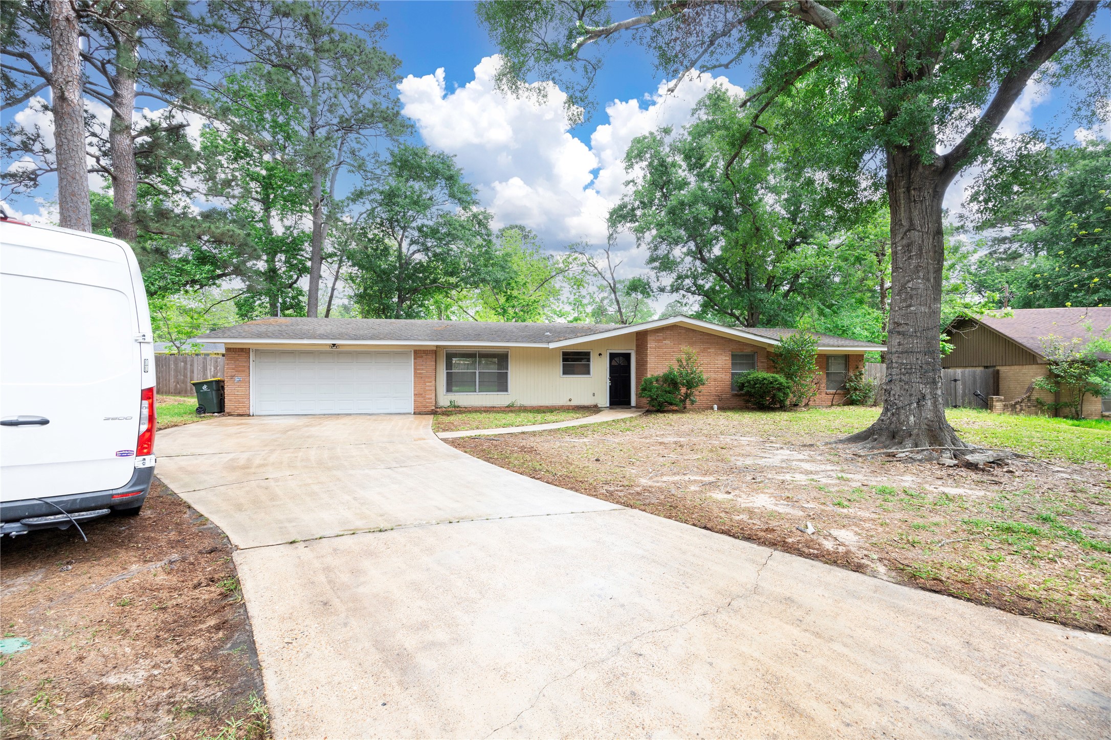 2 Circle Drive Conroe, TX 77301 - Photo 3 of 29