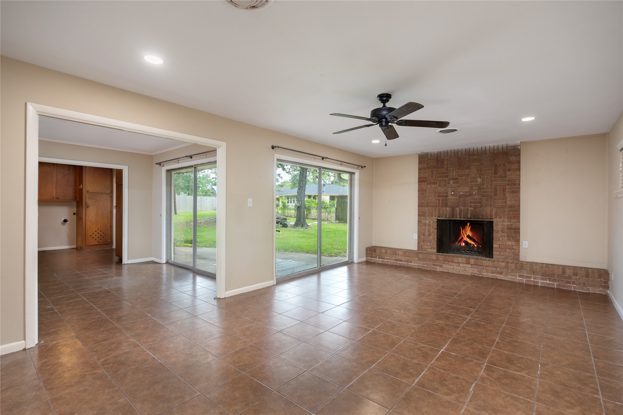 2 Circle Drive Conroe, TX 77301 - Photo 5 of 29
