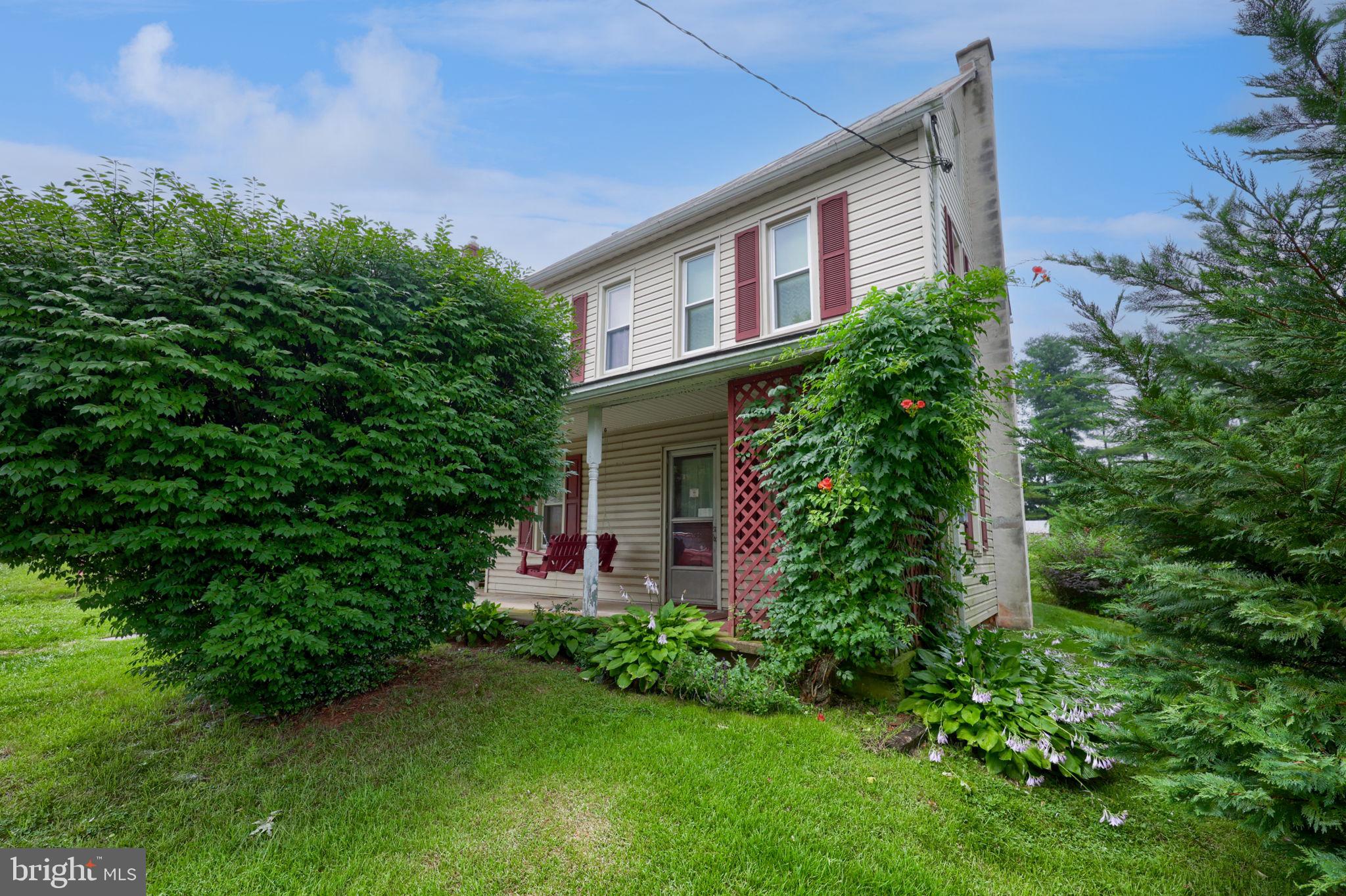 945 Maple Street Lititz, PA 17543 - Photo 2 of 28 Front