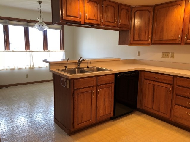 1367 South Trainer Road Rockford, IL 61108 - Photo 6 of 21 Gallery Image 6