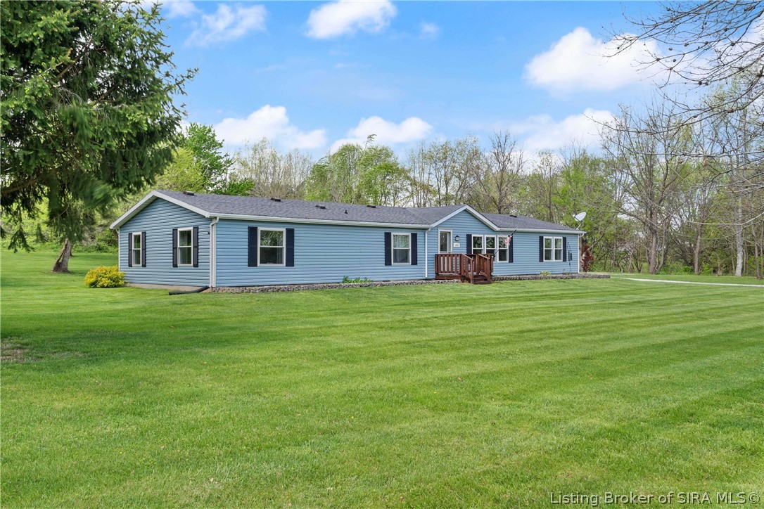 4900 East Robin Road Pekin, IN 47165 - Photo 2 of 39