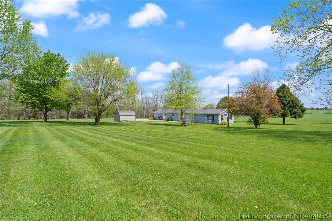 4900 East Robin Road Pekin, IN 47165 - Photo 3 of 39