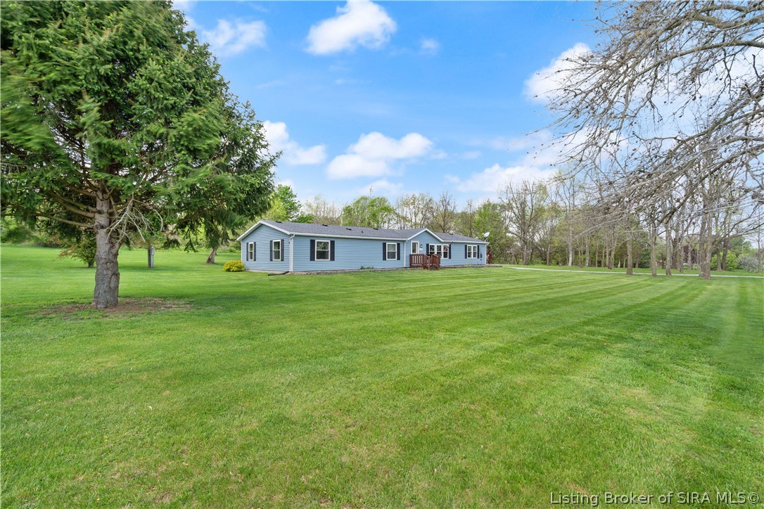 4900 East Robin Road Pekin, IN 47165 - Photo 36 of 39