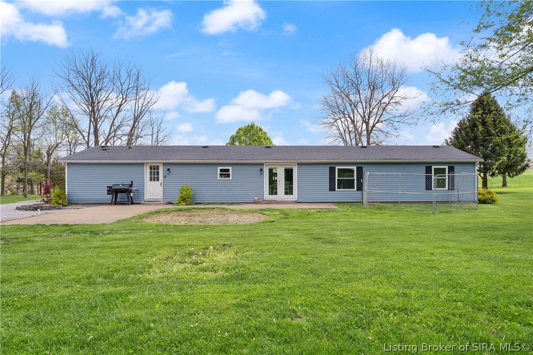 4900 East Robin Road Pekin, IN 47165 - Photo 4 of 39