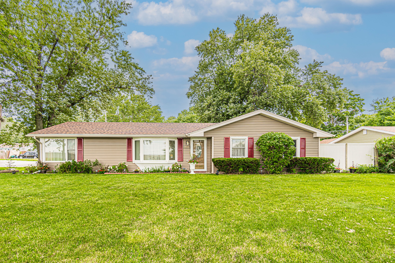 19264 Airport Road Romeoville, IL 60446 - Photo 1 of 27 a front view of house with yard and green space