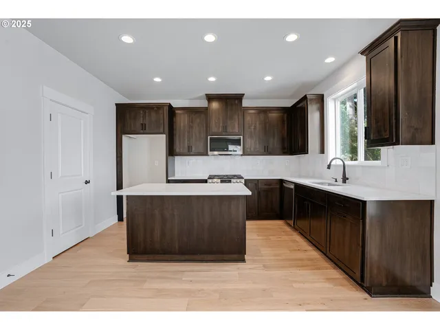 $629,960 | 13945 Southeast Piper Cub Way, Milwaukie, OR 97267