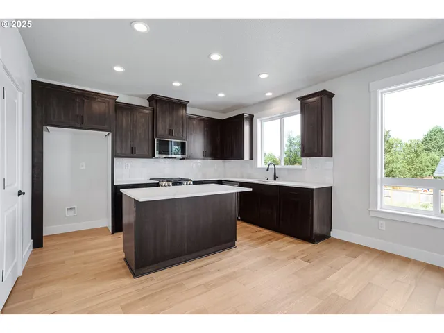 $629,960 | 13945 Southeast Piper Cub Way, Milwaukie, OR 97267