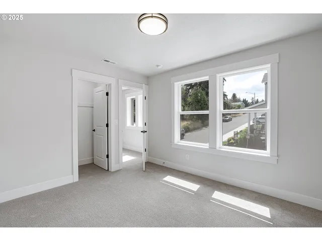 $629,960 | 13945 Southeast Piper Cub Way, Milwaukie, OR 97267