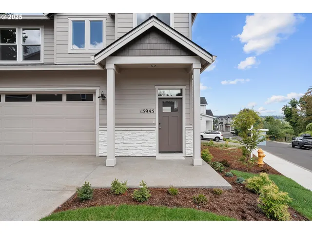 $629,960 | 13945 Southeast Piper Cub Way, Milwaukie, OR 97267