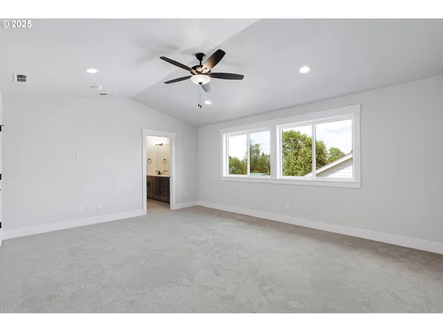 $629,960 | 13945 Southeast Piper Cub Way, Milwaukie, OR 97267