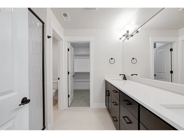 $629,960 | 13945 Southeast Piper Cub Way, Milwaukie, OR 97267