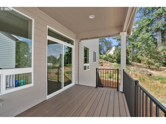 $629,960 | 13945 Southeast Piper Cub Way, Milwaukie, OR 97267