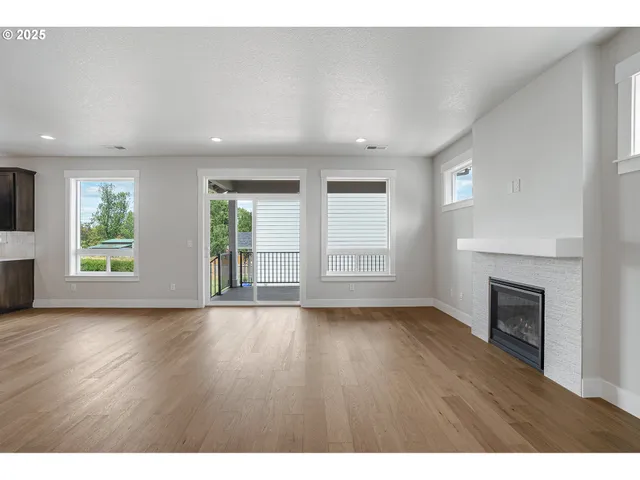 $629,960 | 13945 Southeast Piper Cub Way, Milwaukie, OR 97267