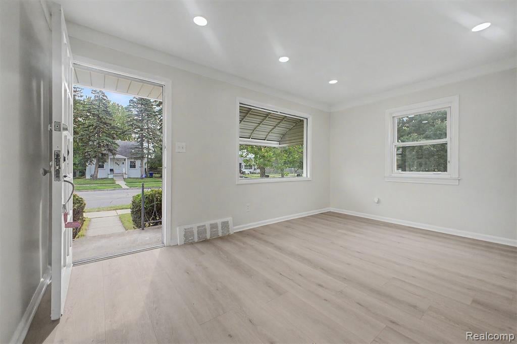 7645 Evergreen Road Detroit, MI 48228 - Photo 8 of 27 Gallery Image 8