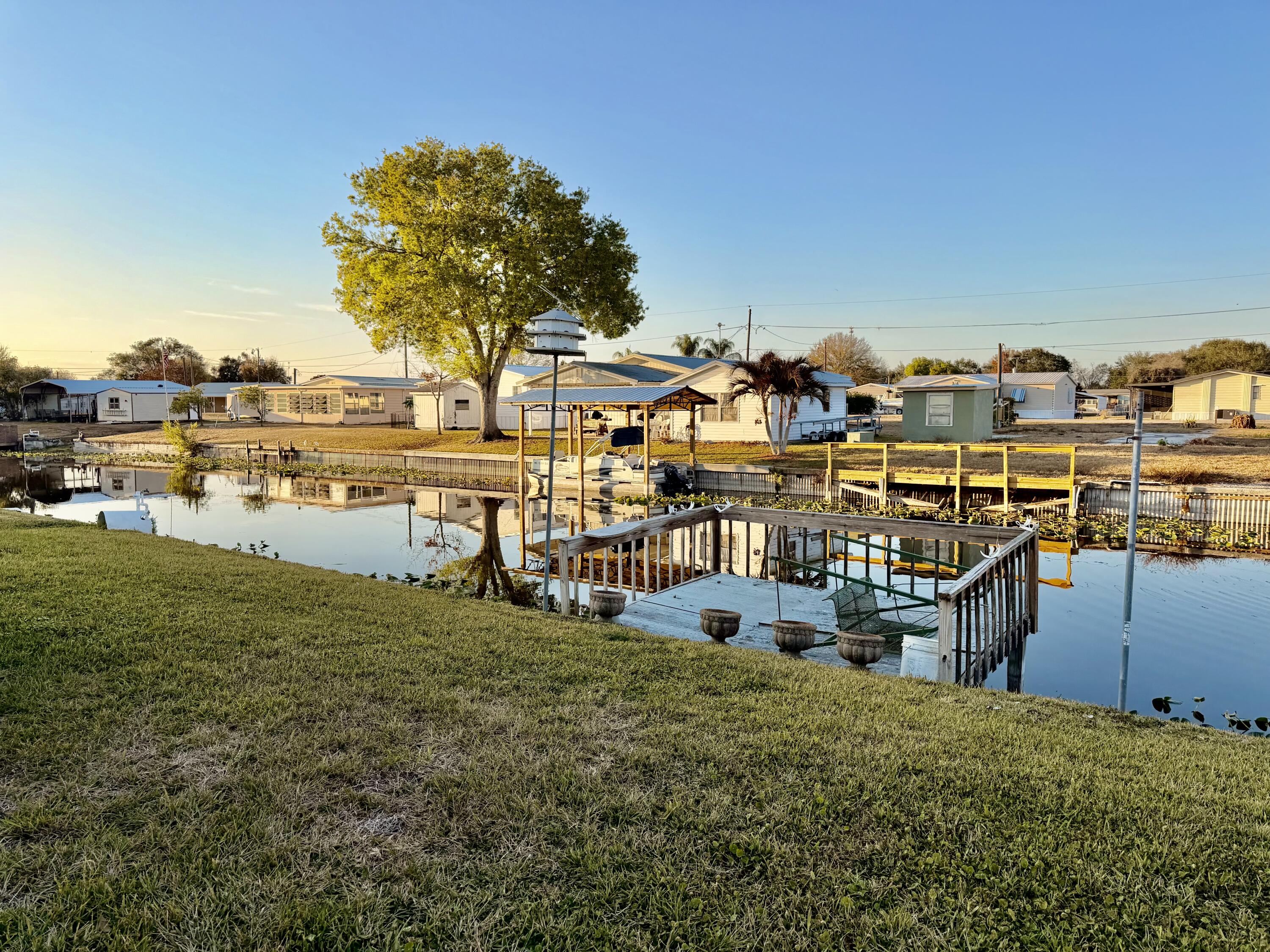 1044 22nd Street Okeechobee, FL 34974 - Photo 3 of 20 IMG_5992