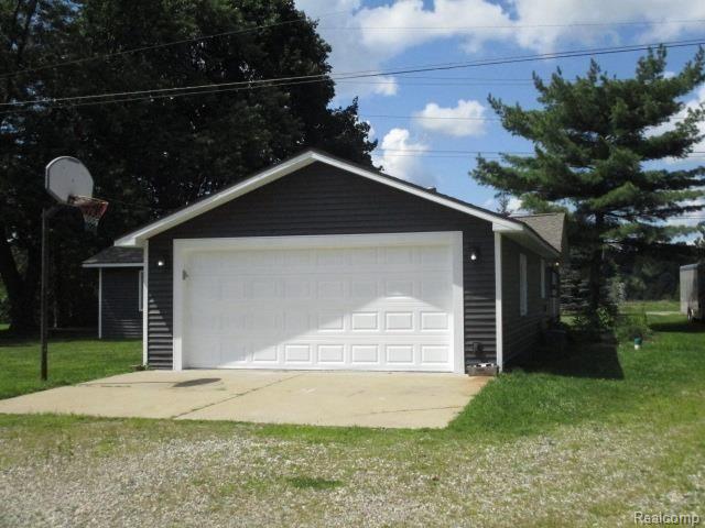 1403 Highland garage.jpg
