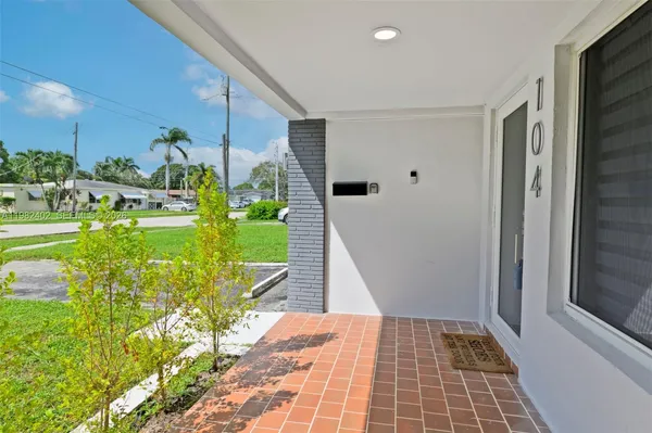 $598,000 | 104 Southwest 7th Street, Hallandale Beach, FL 33009