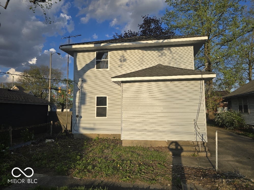 2907 Columbus Avenue Anderson, IN 46016 - Photo 2 of 11