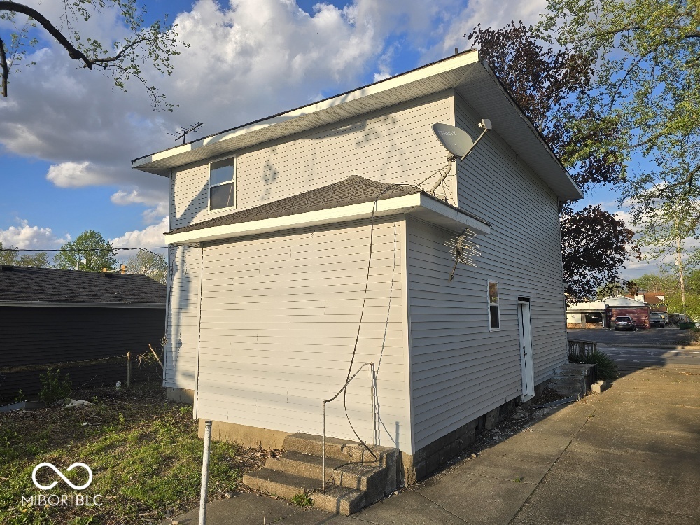 2907 Columbus Avenue Anderson, IN 46016 - Photo 3 of 11