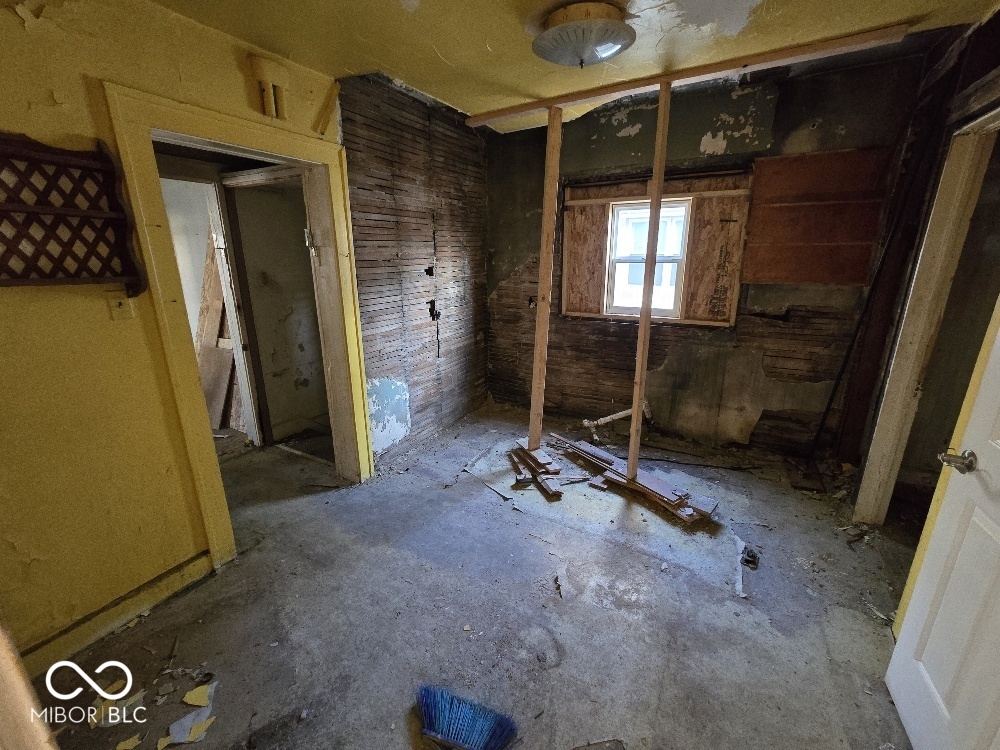 2907 Columbus Avenue Anderson, IN 46016 - Photo 6 of 11