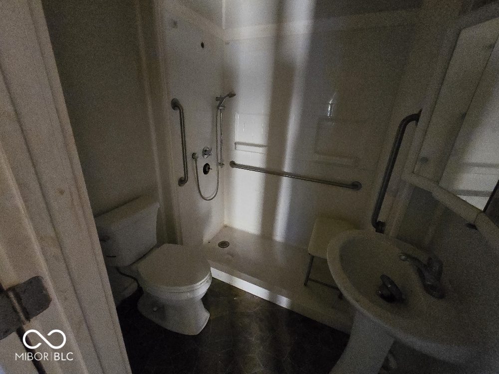 2907 Columbus Avenue Anderson, IN 46016 - Photo 7 of 11