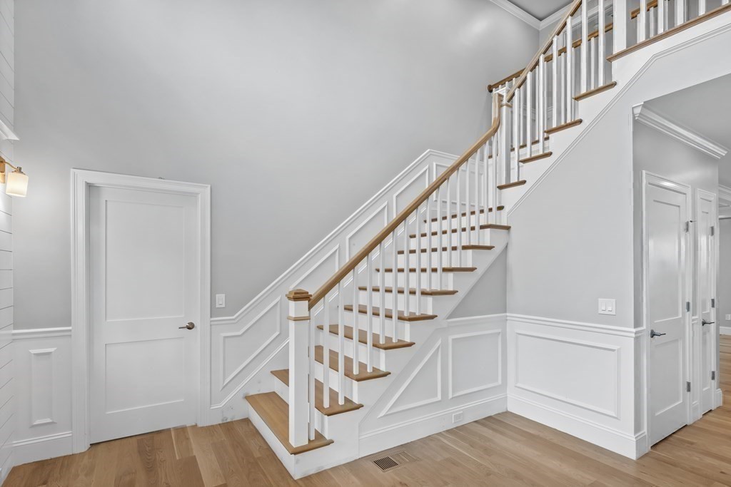 1019 Central Avenue Needham, MA 02492 - Photo 6 of 28