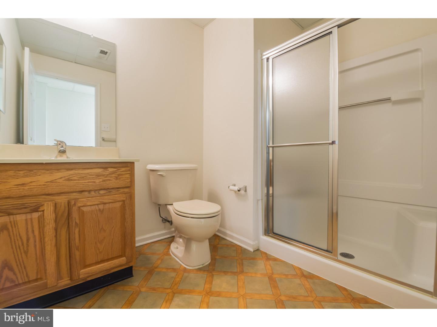 136 Tatham Road Bensalem, PA 19020 - Photo 11 of 24 Bathroom