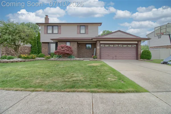 $329,000 | 19596 Dawnshire Drive, Riverview, MI 48193