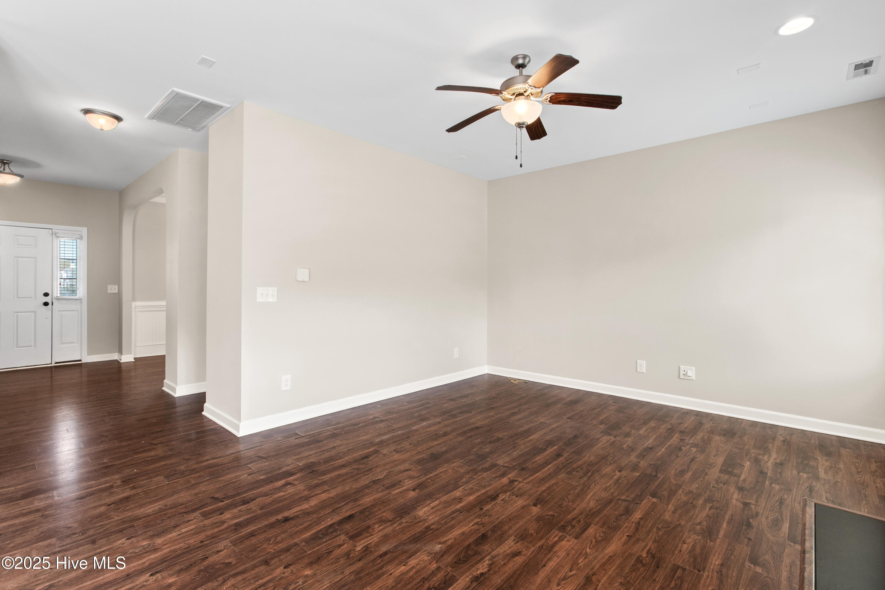 101 Lincolnton Court Jacksonville, NC 28540 - Photo 7 of 39 07