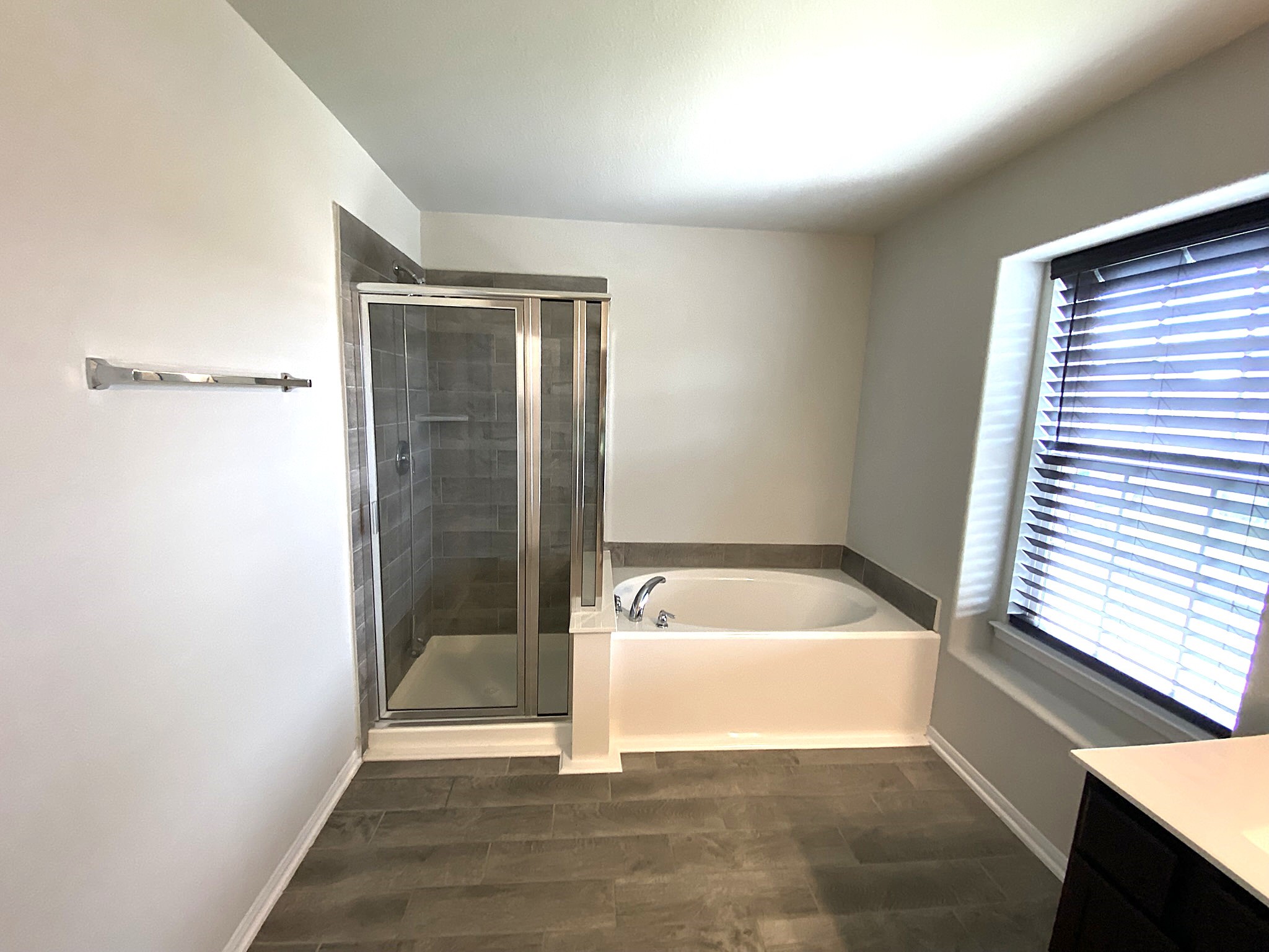 4323 Lotus Dale Dr Spring Spring, TX 77373 - Photo 19 of 29 Primary Full bath with Soaking Tub and Shower