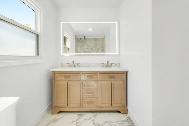 $365,000 | 160 East Terra Cotta Avenue, Crystal Lake, IL 60014