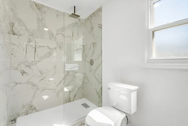 $365,000 | 160 East Terra Cotta Avenue, Crystal Lake, IL 60014