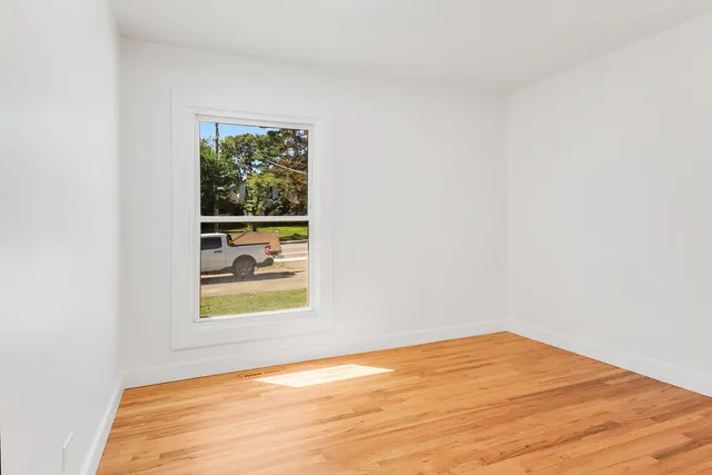 $365,000 | 160 East Terra Cotta Avenue, Crystal Lake, IL 60014