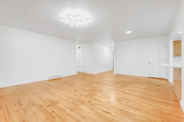 $365,000 | 160 East Terra Cotta Avenue, Crystal Lake, IL 60014