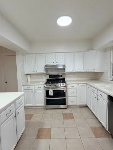 $365,000 | 160 East Terra Cotta Avenue, Crystal Lake, IL 60014