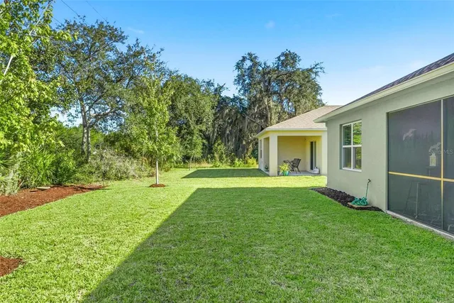 a view of an outdoor space