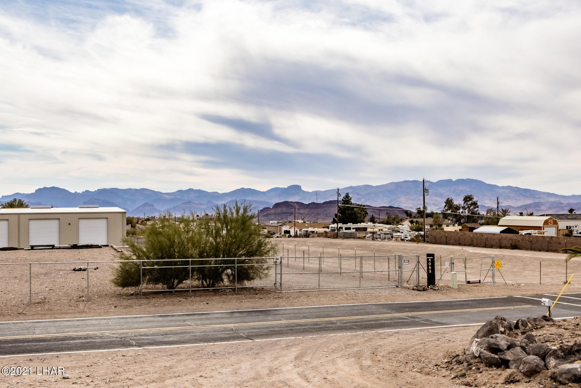 4043 Gold Springs Road Lake Havasu City, AZ 86406 - Photo 22 of 27 4043GoldSpringsRd_53