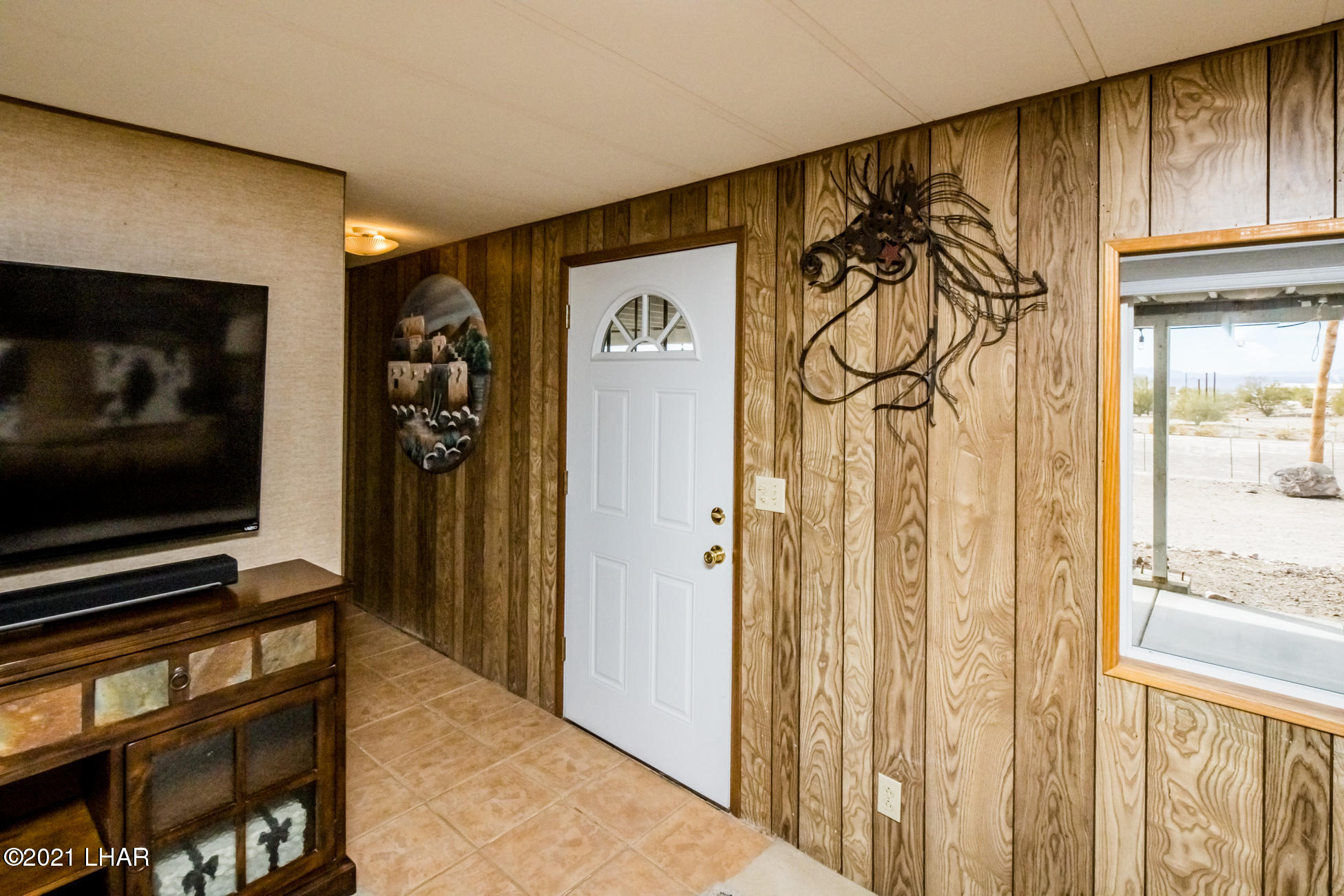 4043 Gold Springs Road Lake Havasu City, AZ 86406 - Photo 5 of 27 4043GoldSpringsRd_12