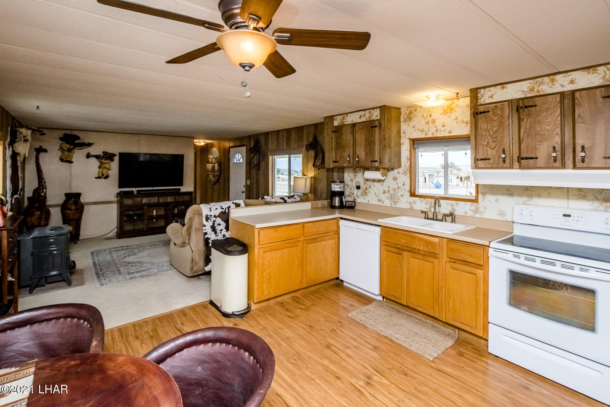 4043 Gold Springs Road Lake Havasu City, AZ 86406 - Photo 8 of 27 4043GoldSpringsRd_23