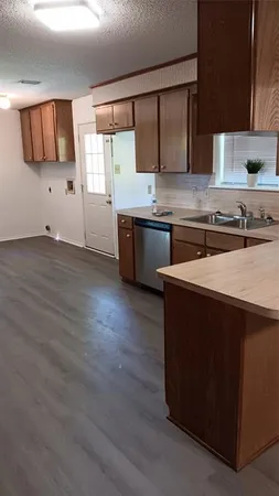 $1,750 | 1918 Highway 259, Diana, TX 75640