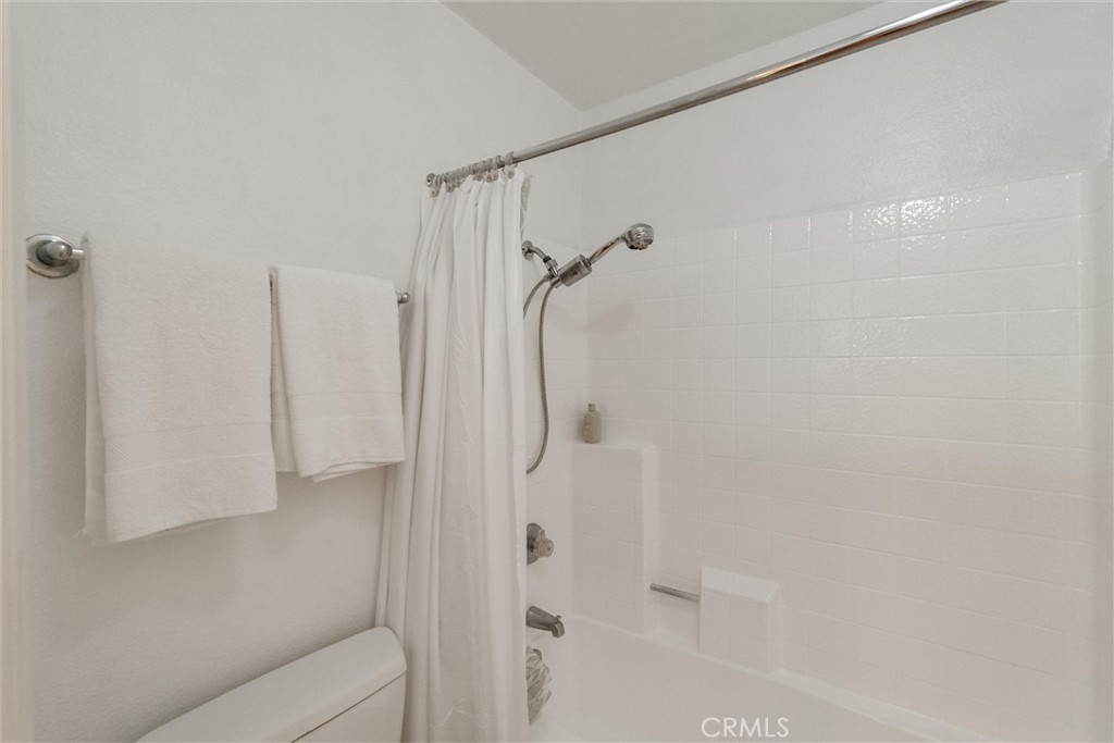 355 North Maple Street, Unit 243 Burbank, CA 91505 - Photo 14 of 19