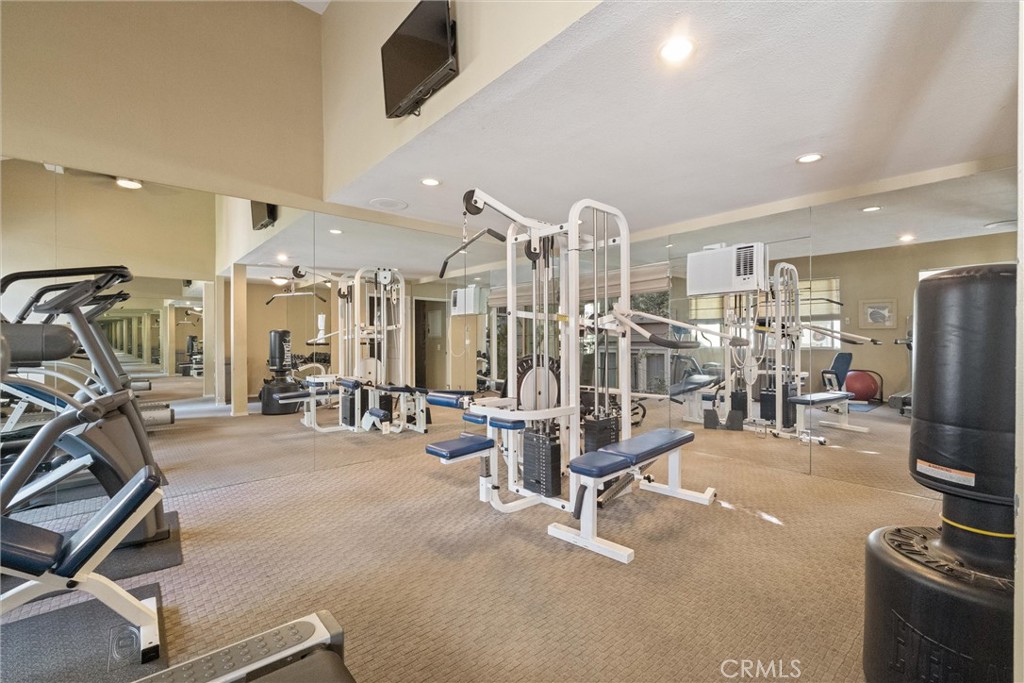 355 North Maple Street, Unit 243 Burbank, CA 91505 - Photo 16 of 19