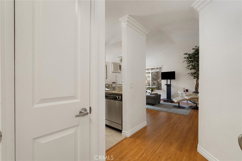 355 North Maple Street, Unit 243 Burbank, CA 91505 - Photo 3 of 19