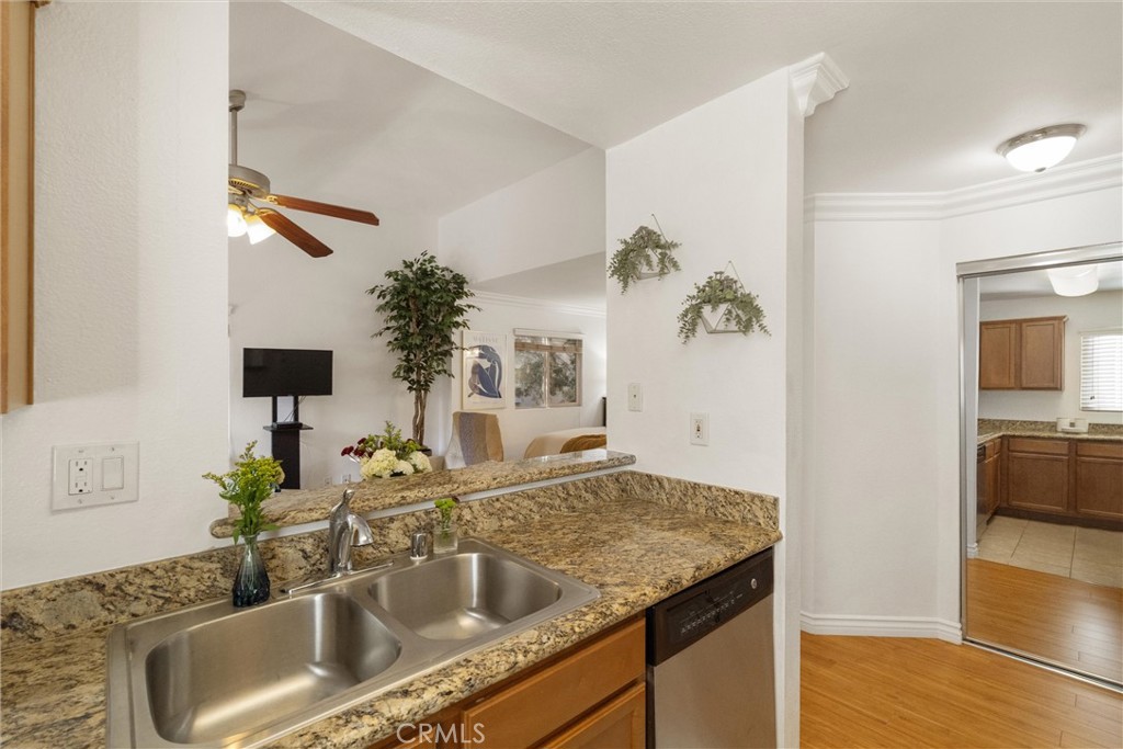 355 North Maple Street, Unit 243 Burbank, CA 91505 - Photo 7 of 19