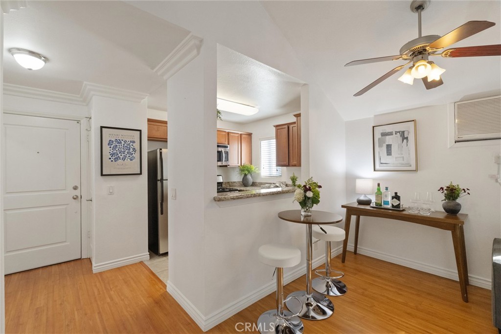 355 North Maple Street, Unit 243 Burbank, CA 91505 - Photo 8 of 19