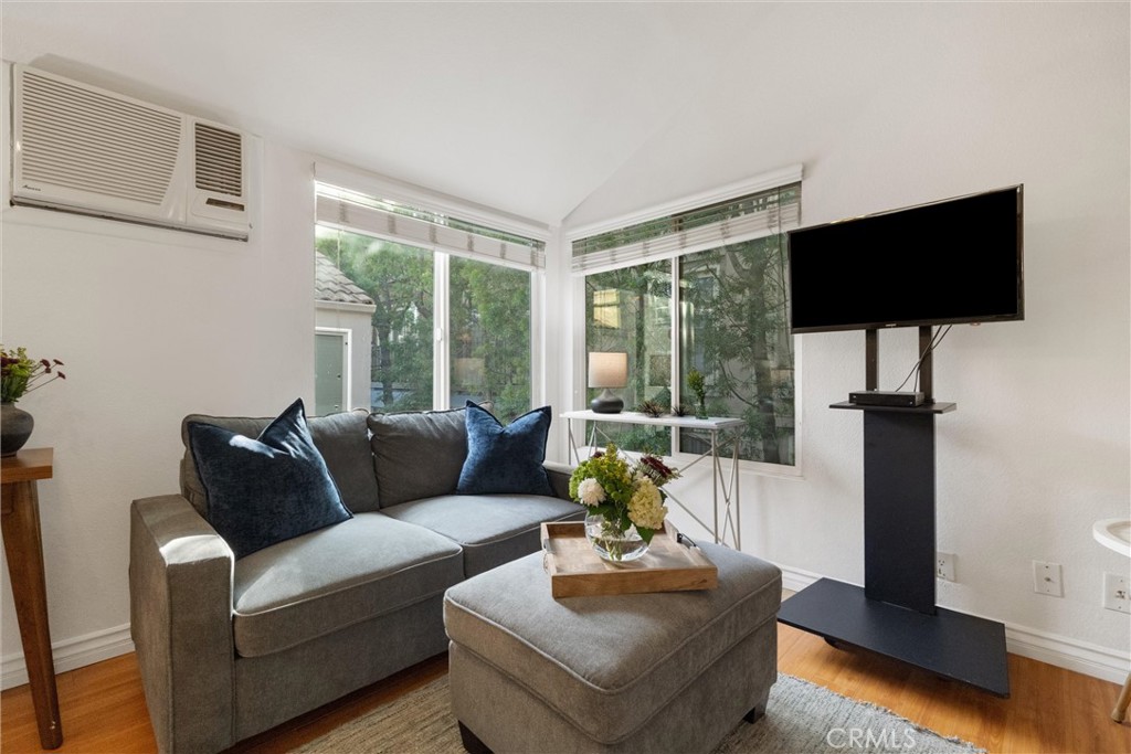 355 North Maple Street, Unit 243 Burbank, CA 91505 - Photo 10 of 19